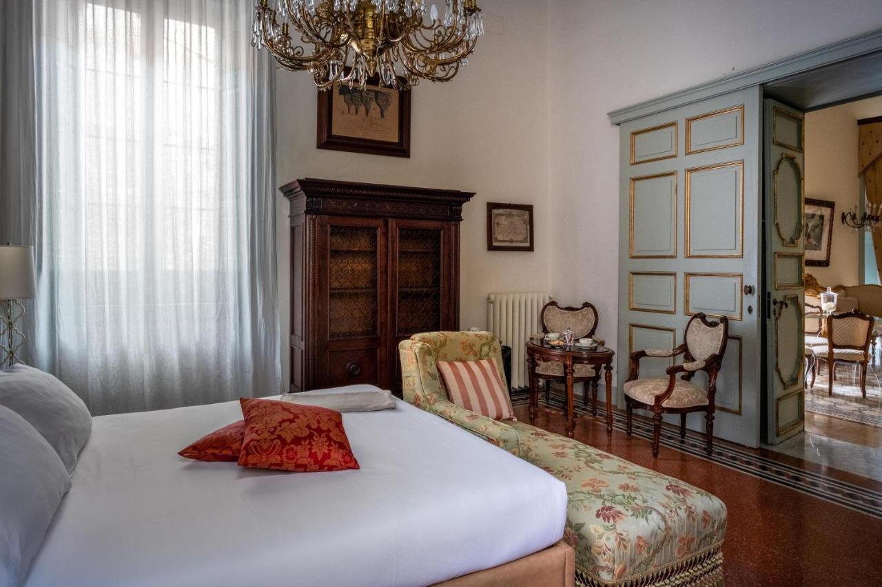 Palazzo Guido Bed and Breakfast Lecce Buitenkant foto
