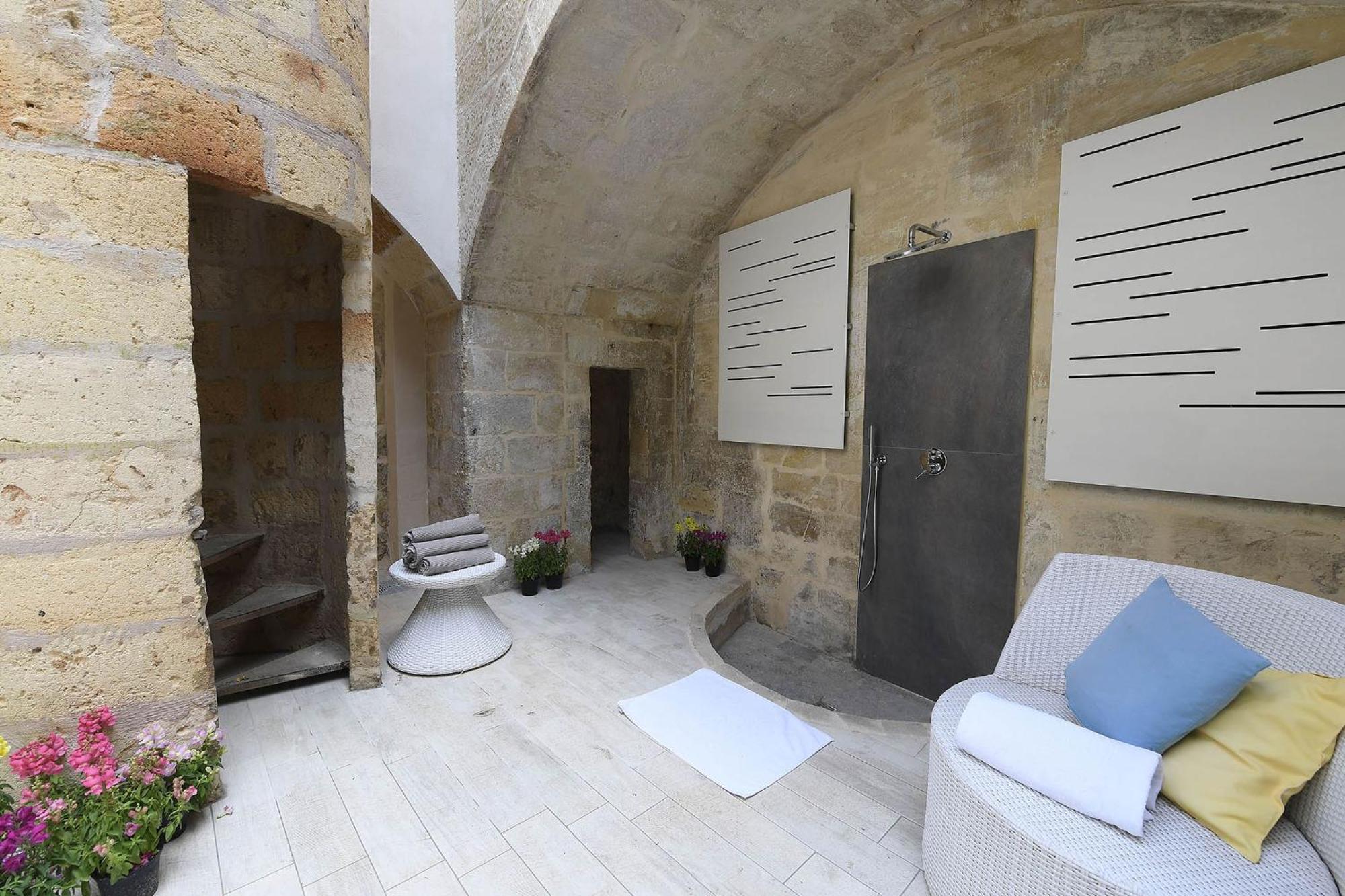 Palazzo Guido Bed and Breakfast Lecce Buitenkant foto
